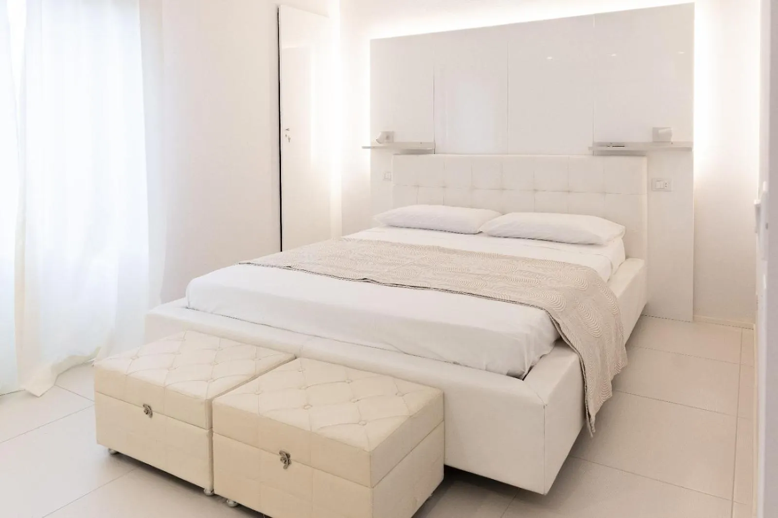 B44 Balcony Apartment Desenzano del Garda