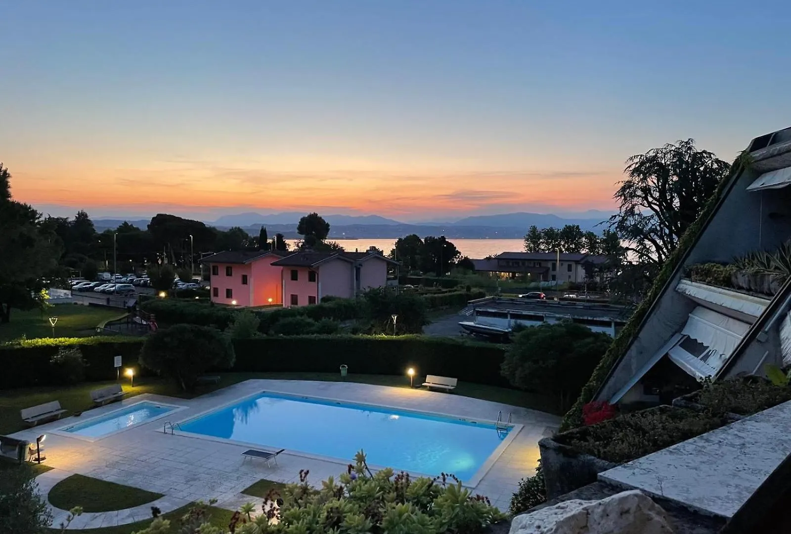 B44 Balcony Lägenhet Desenzano del Garda